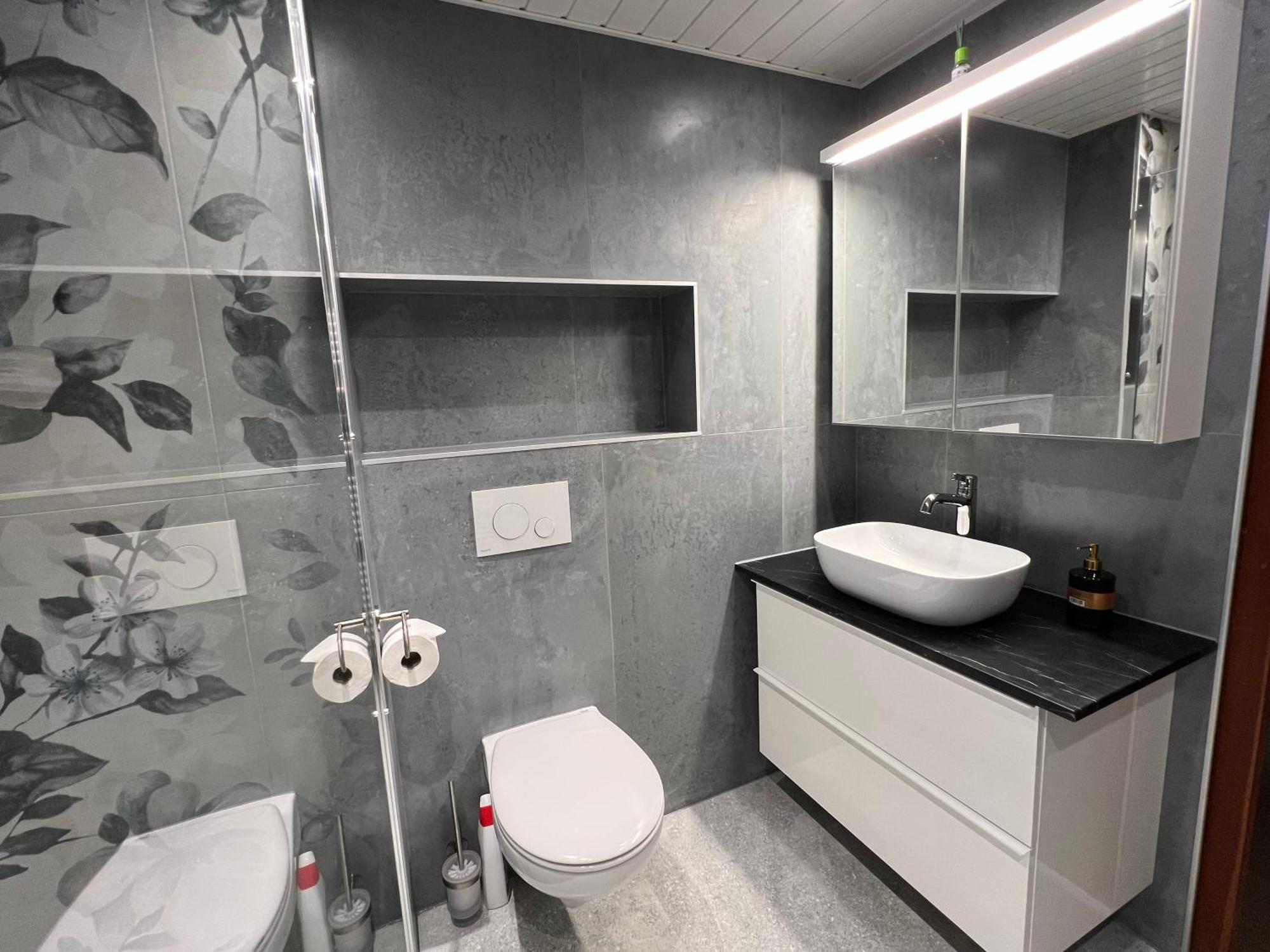 La Petite Silene Apartment Лезен Екстериор снимка